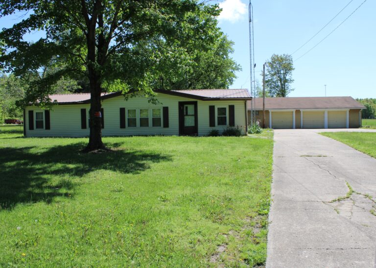 1002 County Road 1850 E, Fairfield, IL