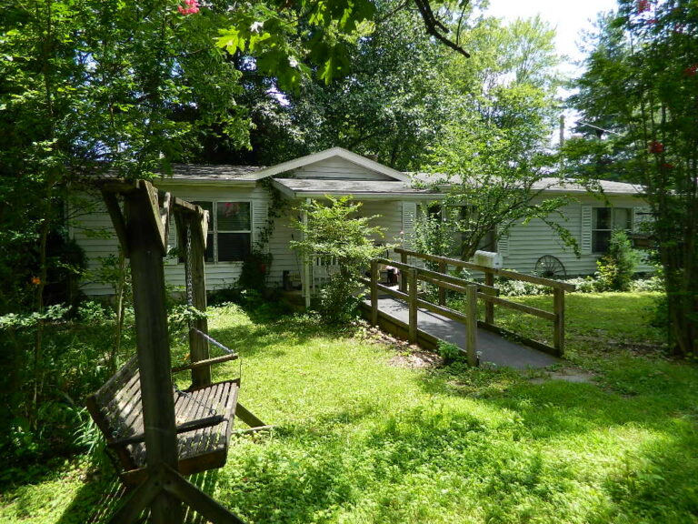 412 NW 10th Street, Fairfield, Illinois