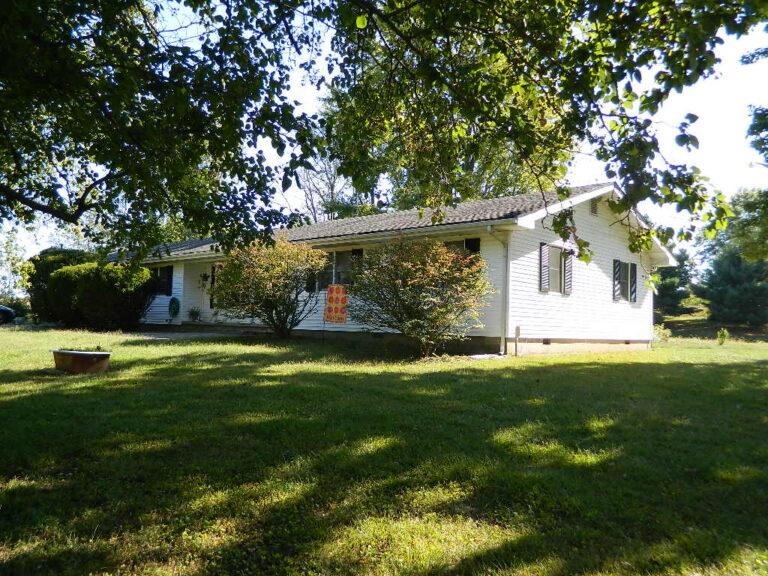 2284 County Road 620 N, Fairfield, IL