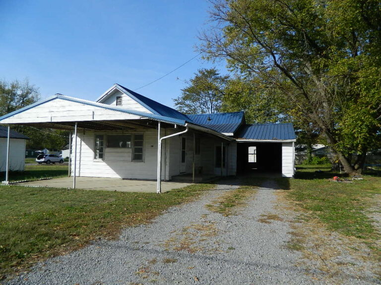 1003 N 1st St, Fairfield, IL