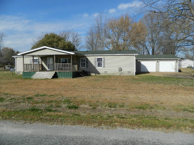 236 W Wayne St, Geff, IL