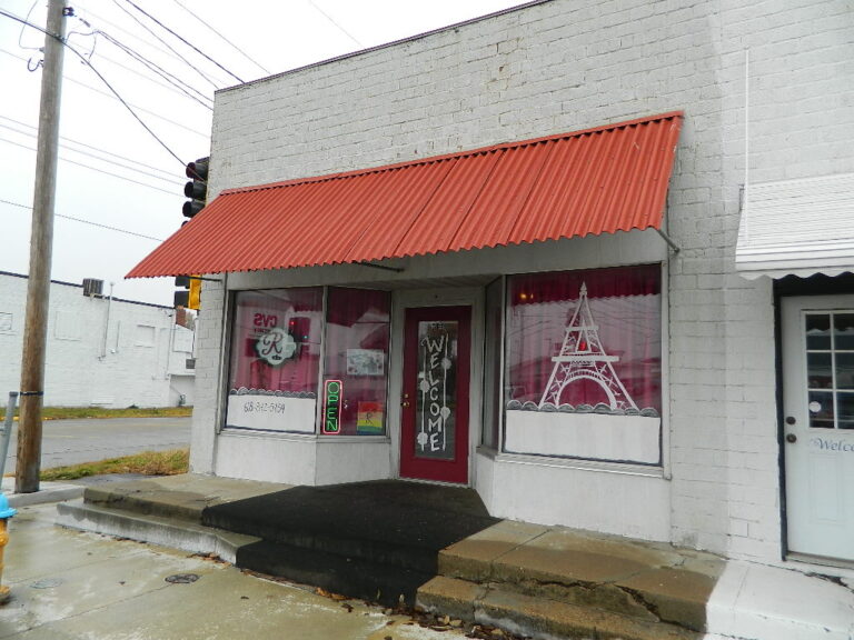 613 W Main Street, Fairfield, IL