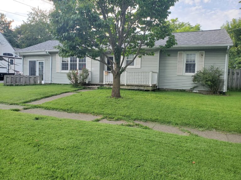 103 W King Street, Fairfield, Il