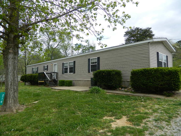 214 Xanders Dr, Fairfield, IL