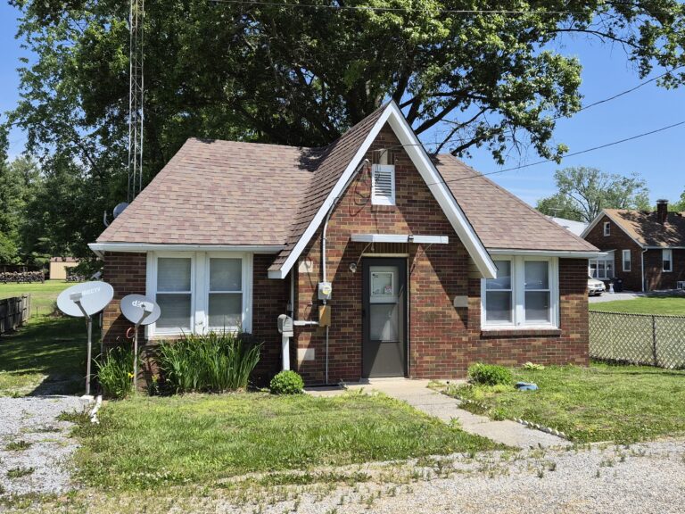 30 Wilson Ave, Albion, IL