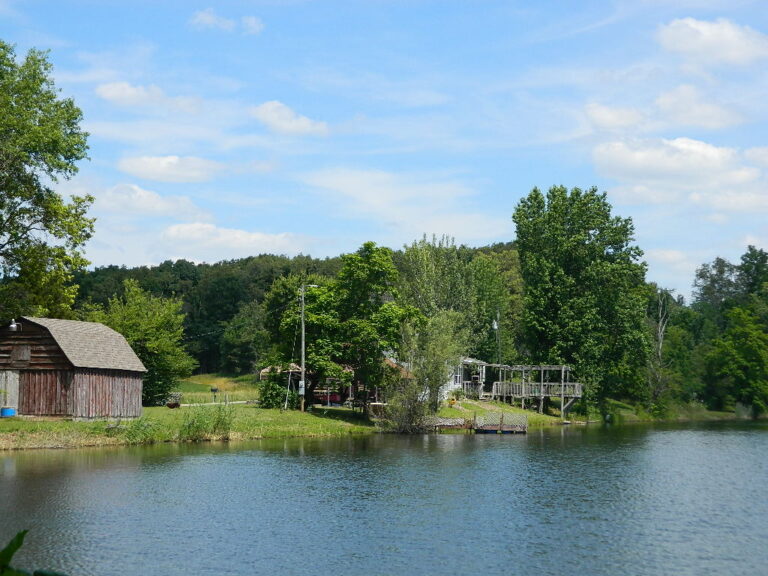 138 County Road 1865E, Barnhill, IL