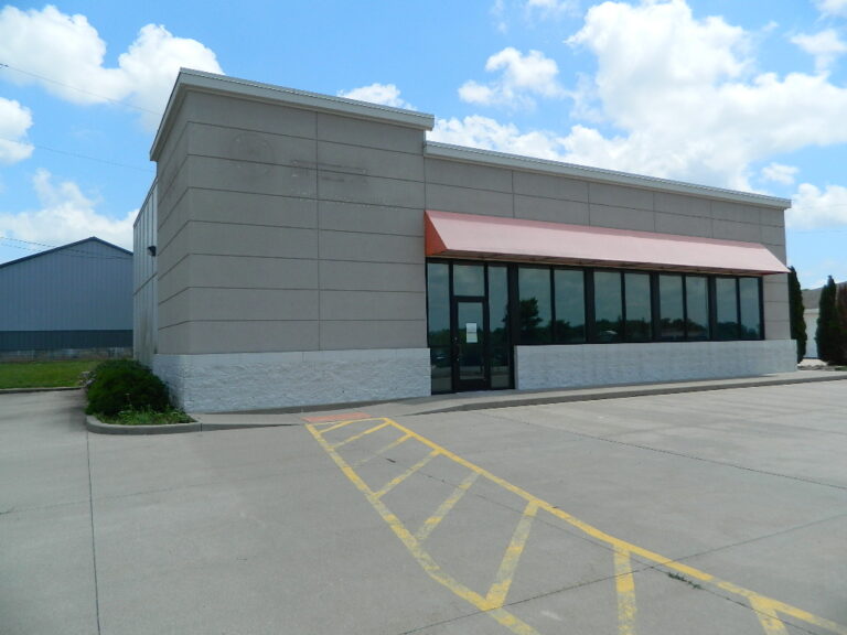 912 Commerce Dr, Fairfield, IL