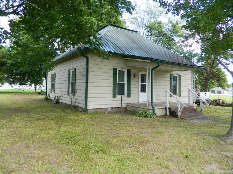 215 S Washington St, Geff, Illinois