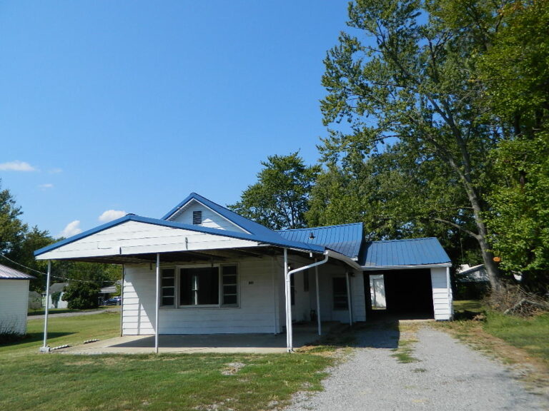 1003 N 1st St, Fairfield, IL